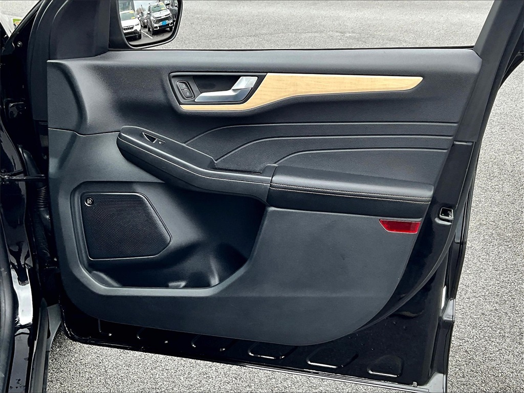 2022 Ford Escape Titanium - Photo 12