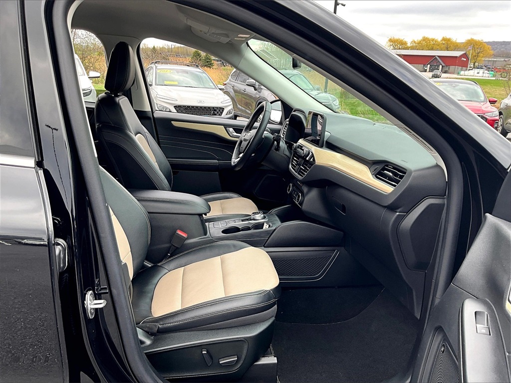 2022 Ford Escape Titanium - Photo 14