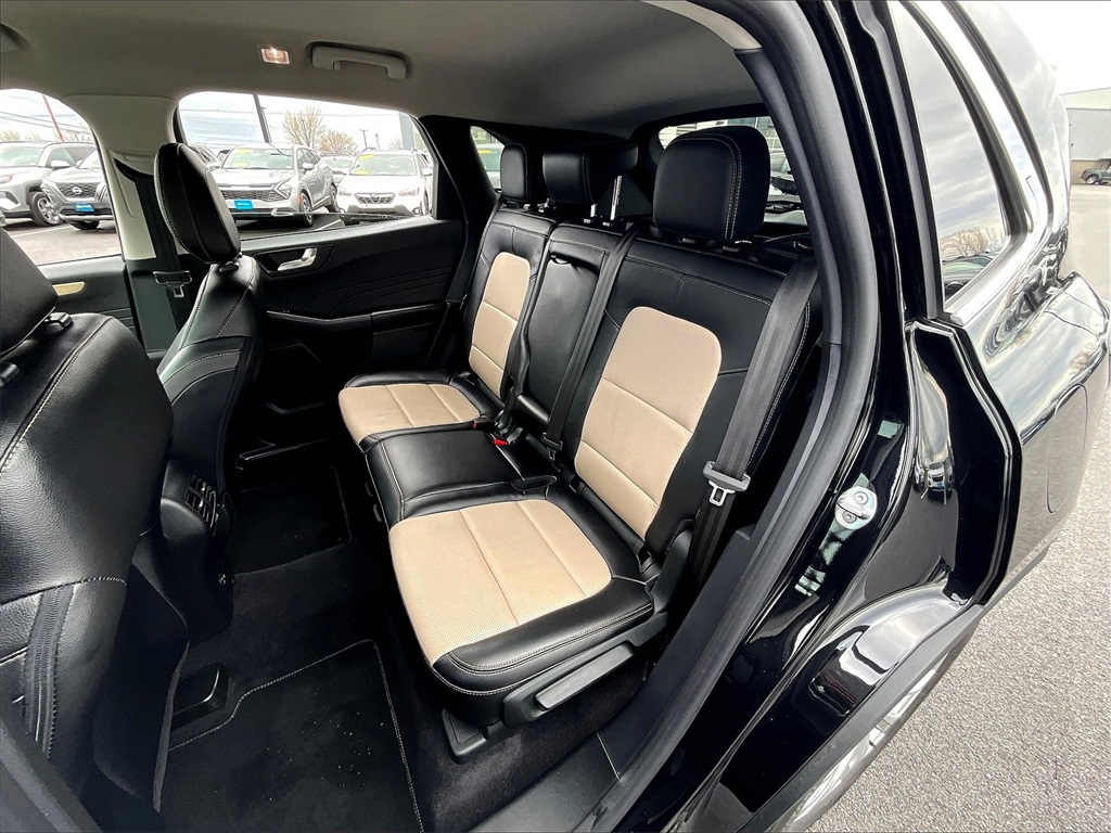 2022 Ford Escape Titanium - Photo 15