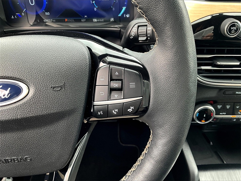 2022 Ford Escape Titanium - Photo 24