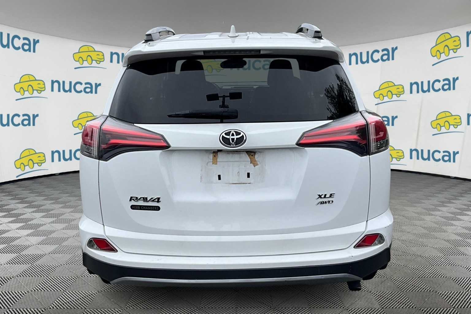 2018 Toyota RAV4 XLE - Photo 3