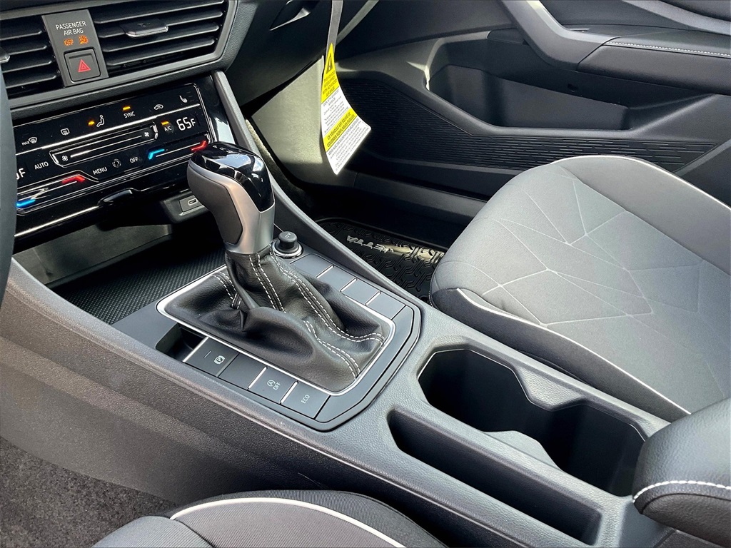2025 Volkswagen Jetta 1.5T Sport - Photo 14