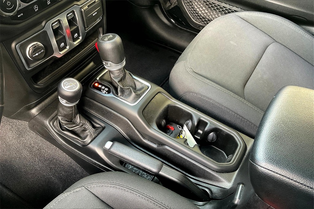 2021 Jeep Wrangler Sport S - Photo 19