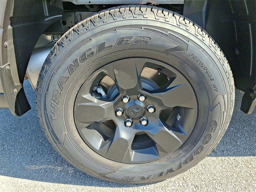 2025 Ram 1500 Tradesman - Photo 5