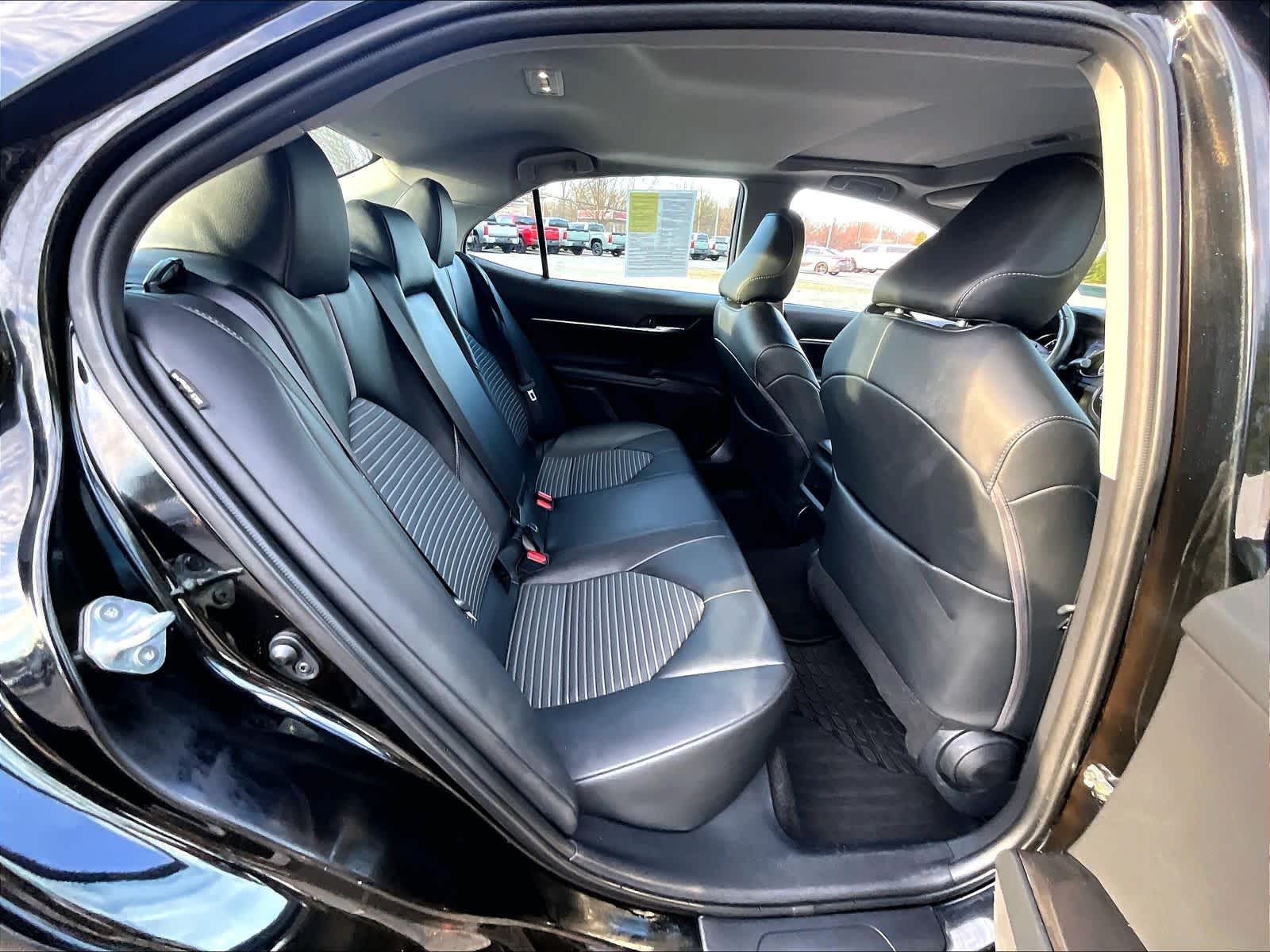 2023 Toyota Camry SE - Photo 16