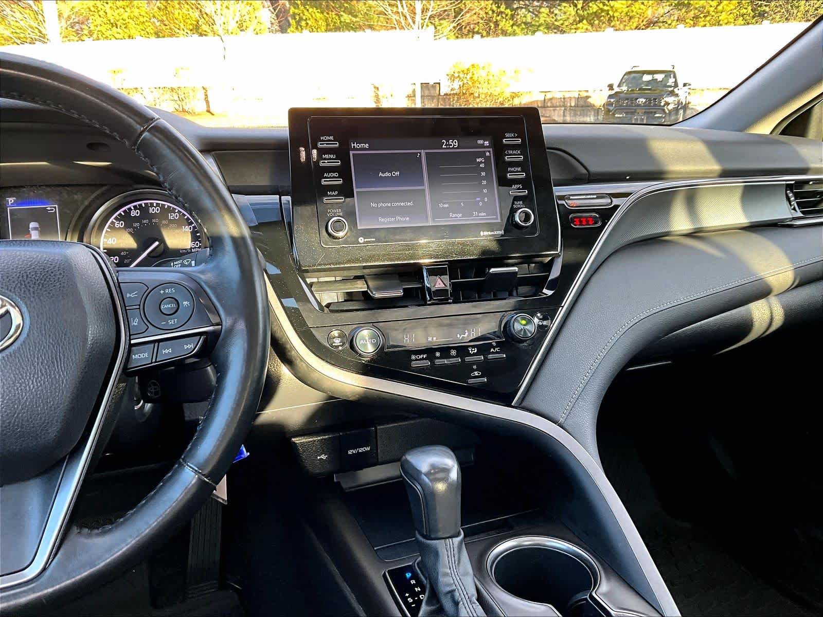 2023 Toyota Camry SE - Photo 18