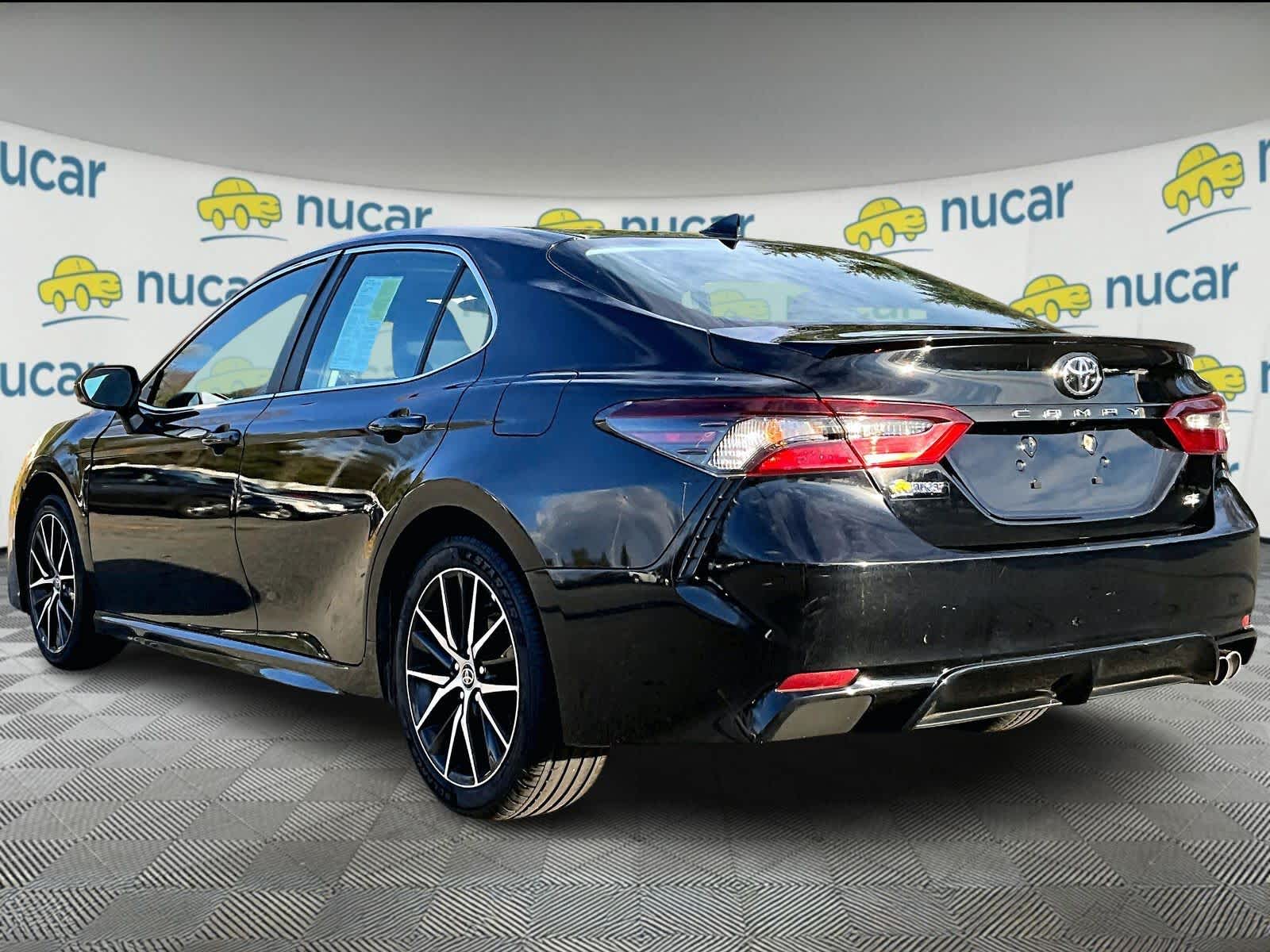 2023 Toyota Camry SE - Photo 4