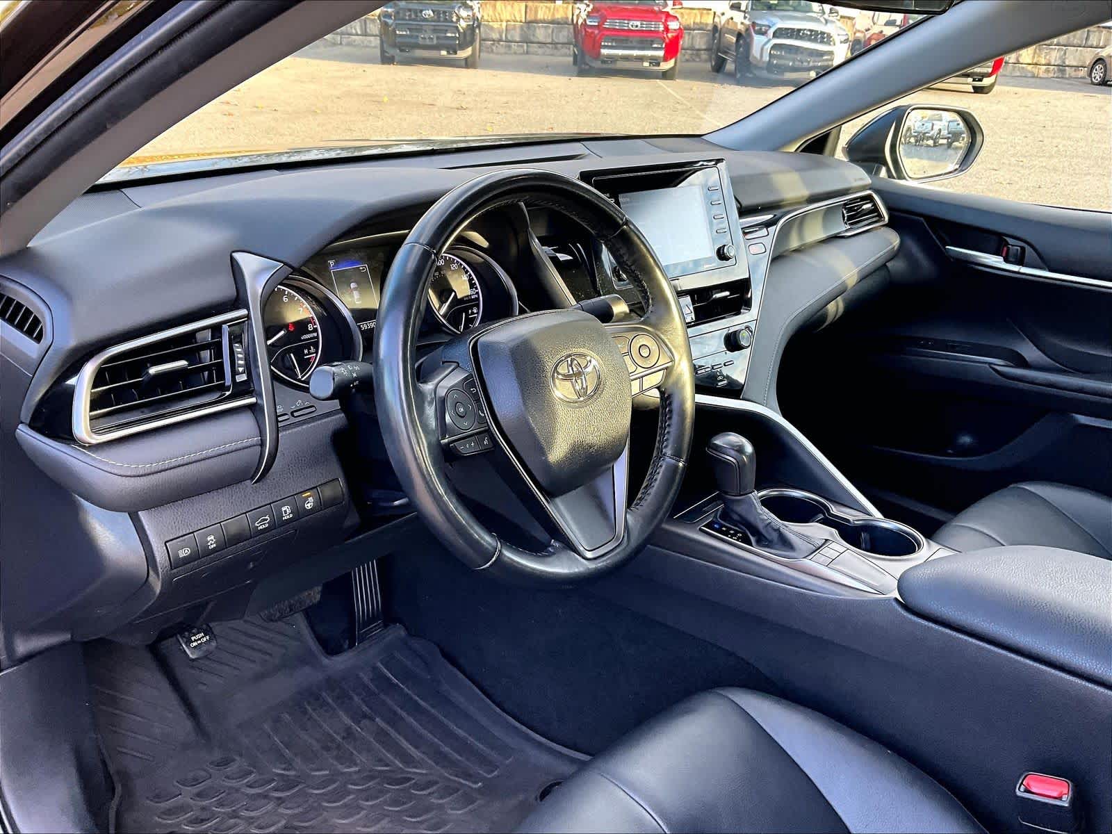 2023 Toyota Camry SE - Photo 8