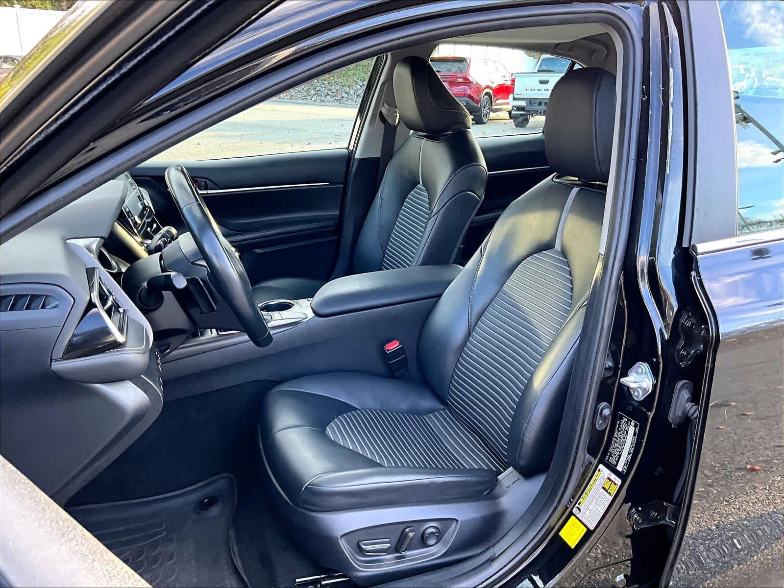 2023 Toyota Camry SE - Photo 10