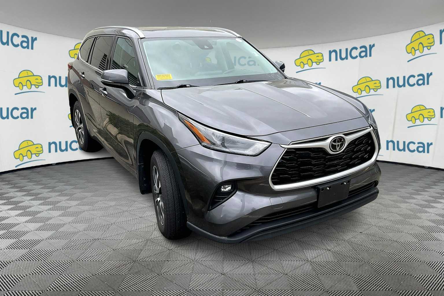 2021 Toyota Highlander XLE - Photo 1