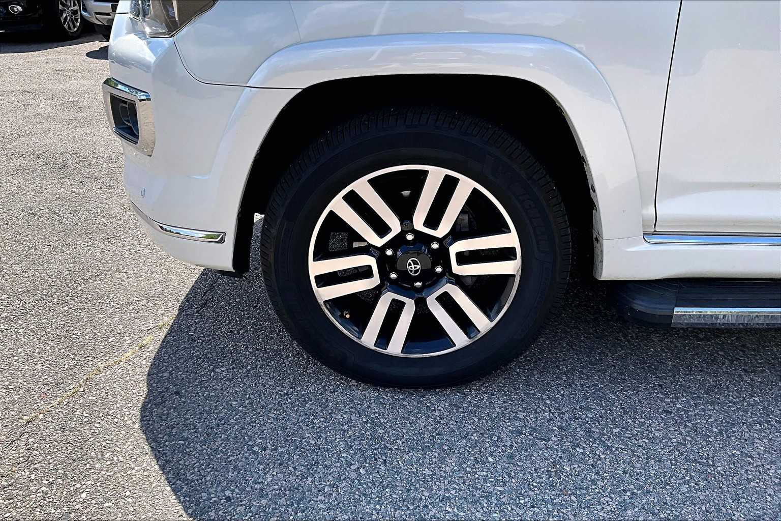 2015 Toyota 4Runner Limited - Photo 4