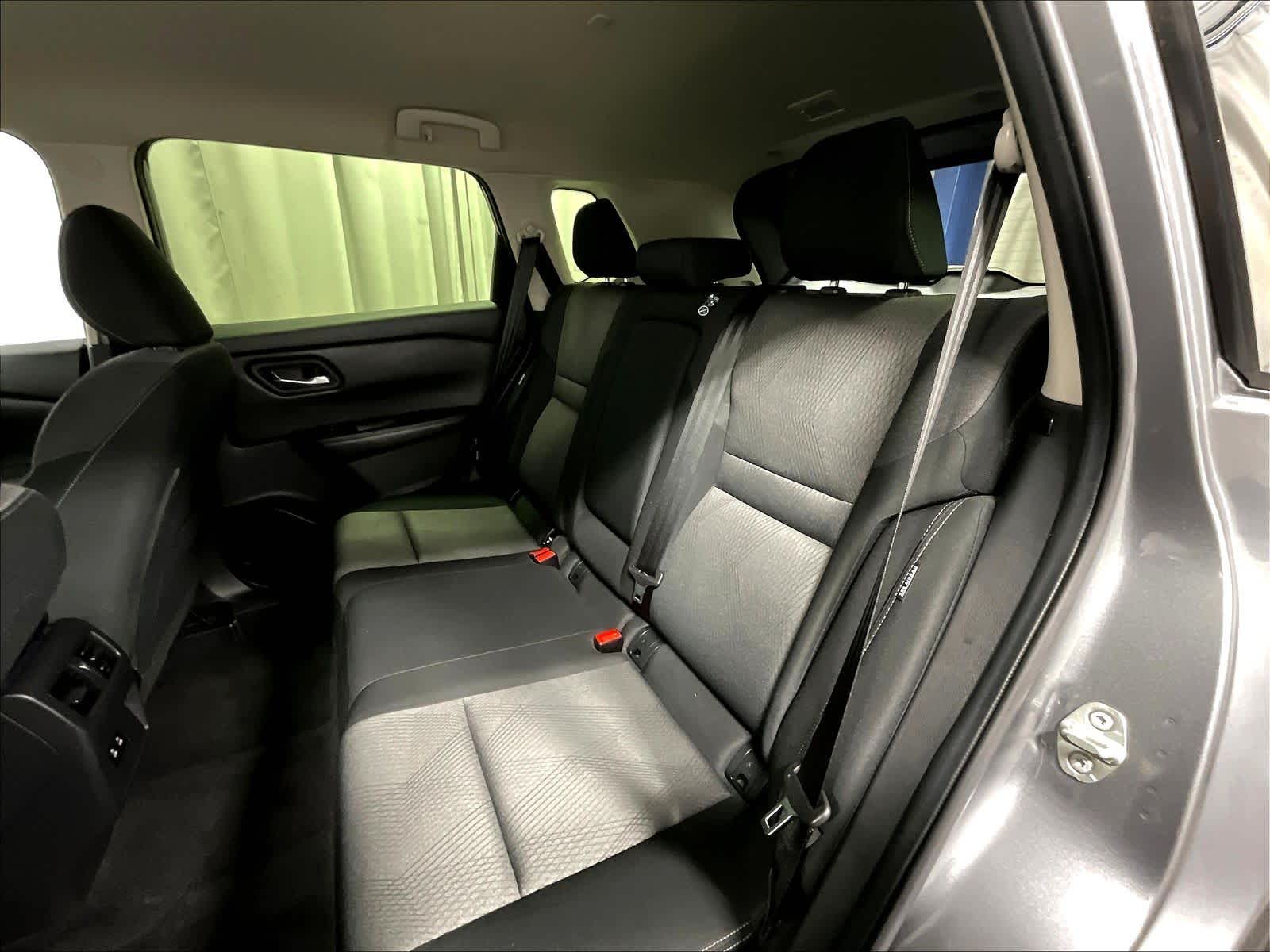 2024 Nissan Rogue SV - Photo 15