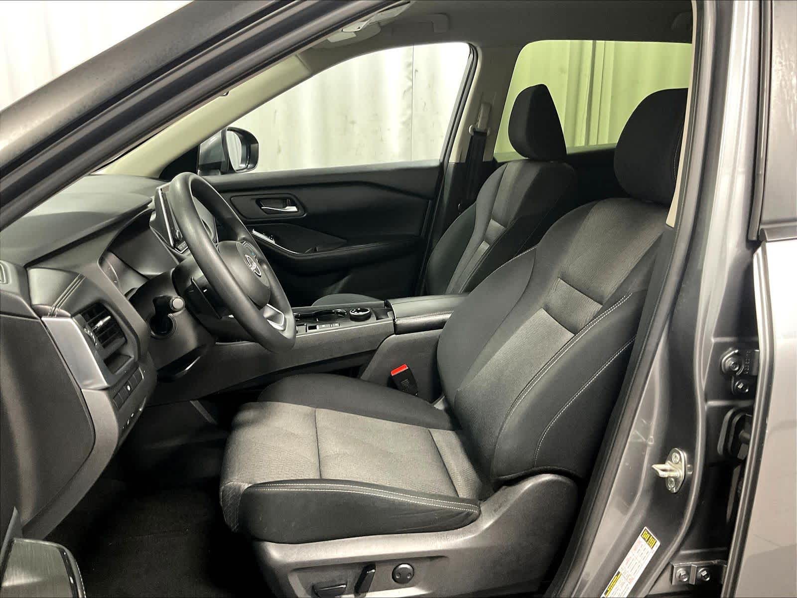 2024 Nissan Rogue SV - Photo 10