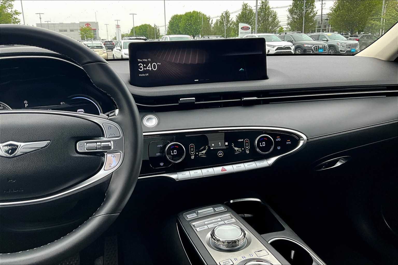 2025 Genesis GV70 2.5T - Photo 18
