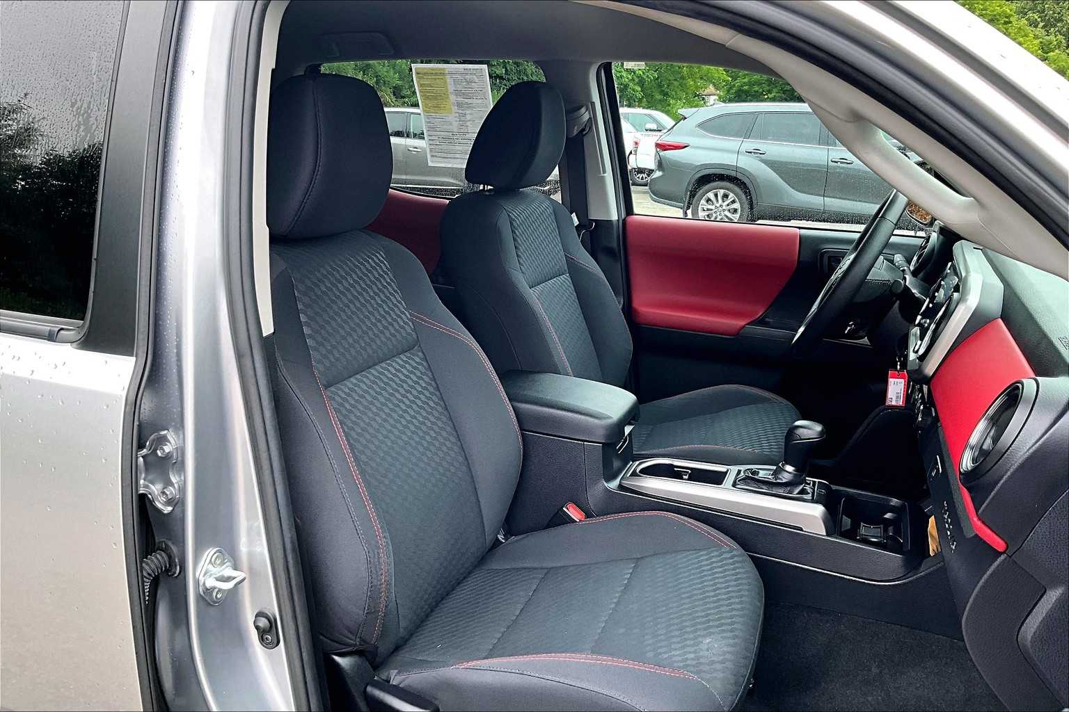 2021 Toyota Tacoma SR5 - Photo 11
