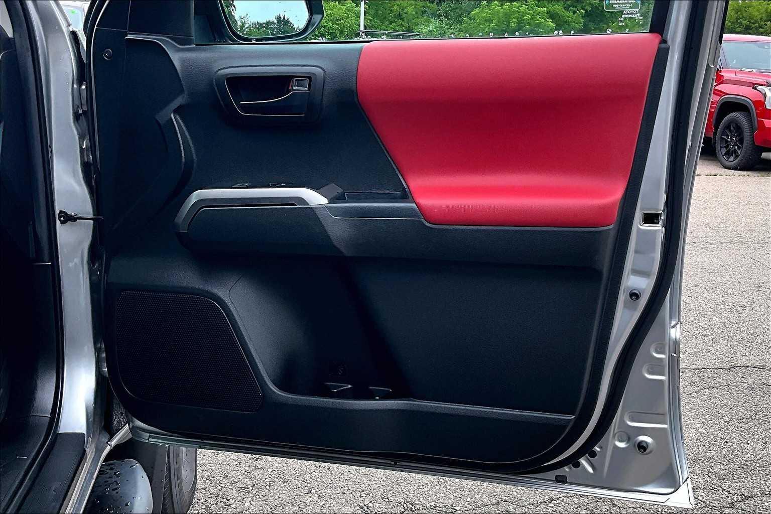 2021 Toyota Tacoma SR5 - Photo 12