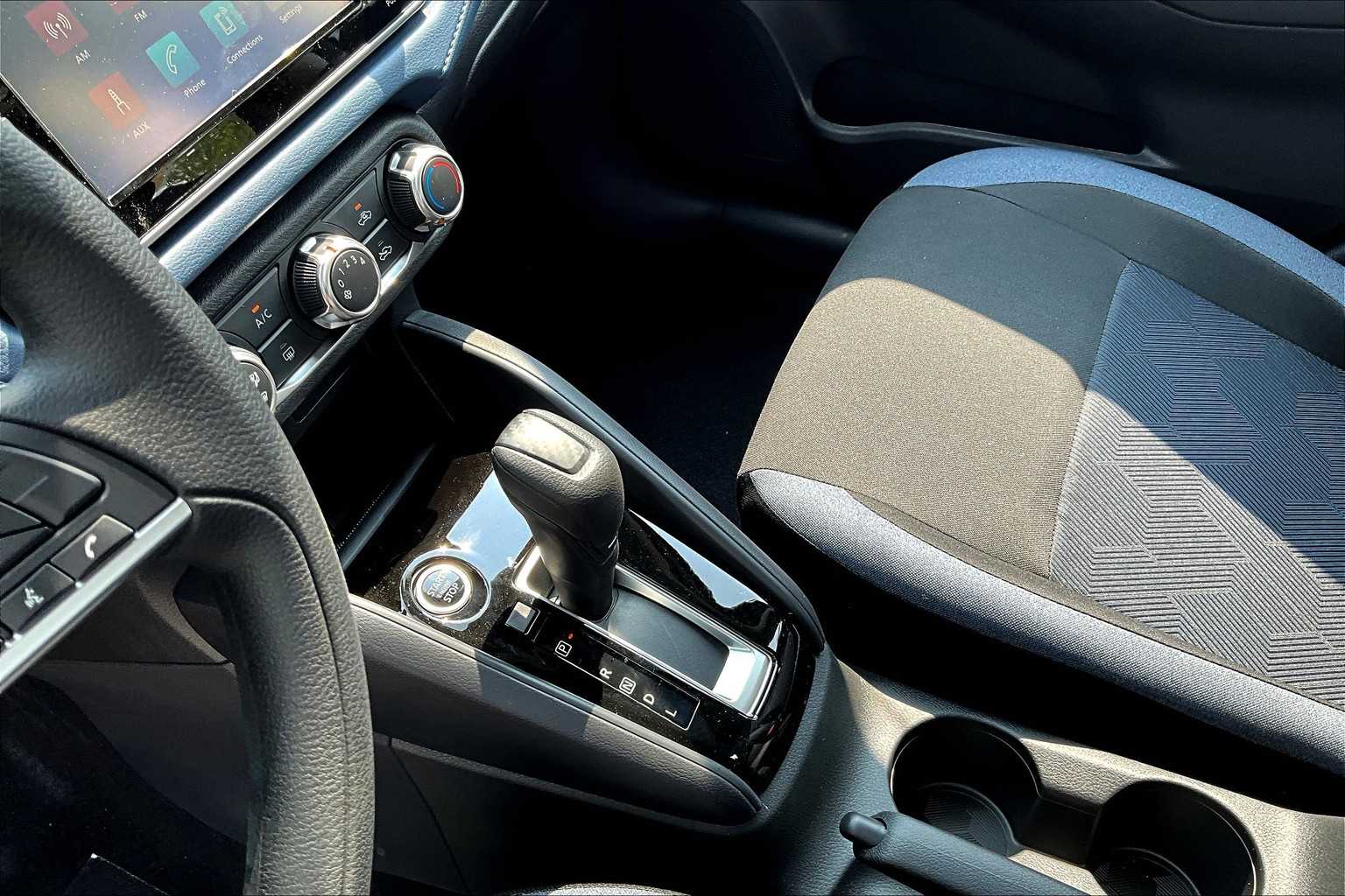 2025 Nissan Versa SV - Photo 14