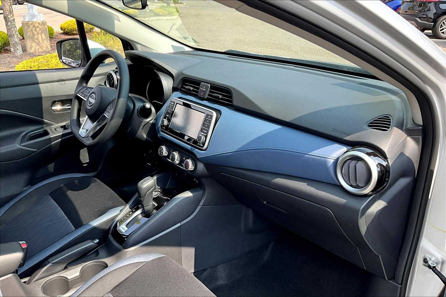 2025 Nissan Versa SV - Photo 10