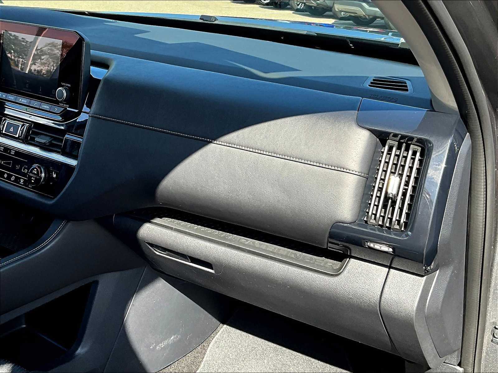 2025 Nissan Pathfinder SV - Photo 13