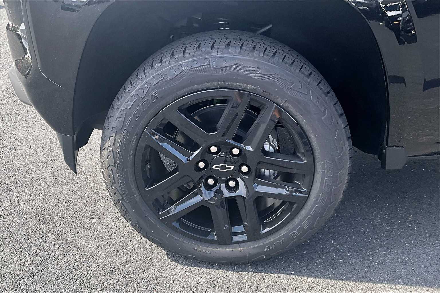 2025 Chevrolet Colorado 4WD Z71 - Photo 8