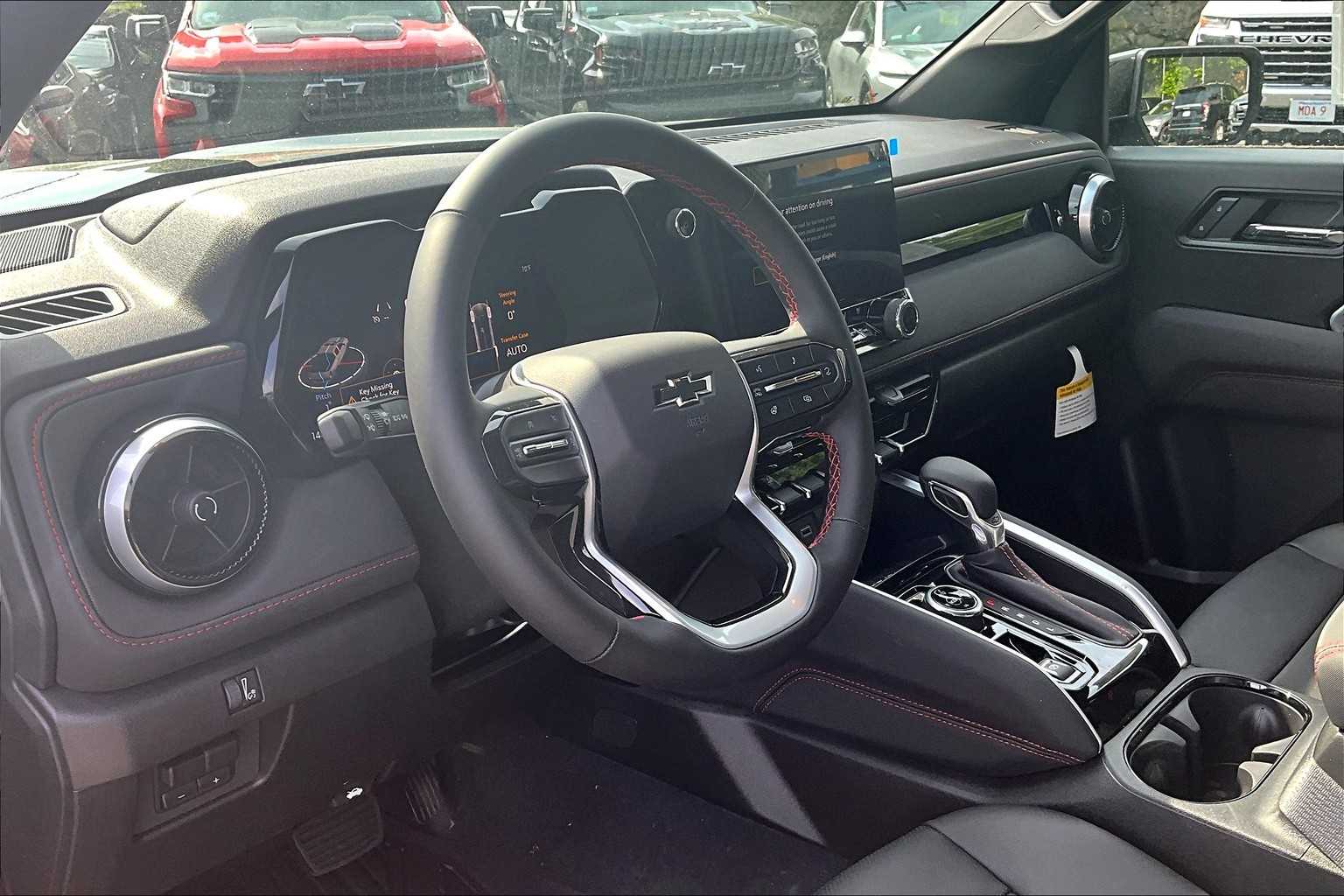 2025 Chevrolet Colorado 4WD Z71 - Photo 9