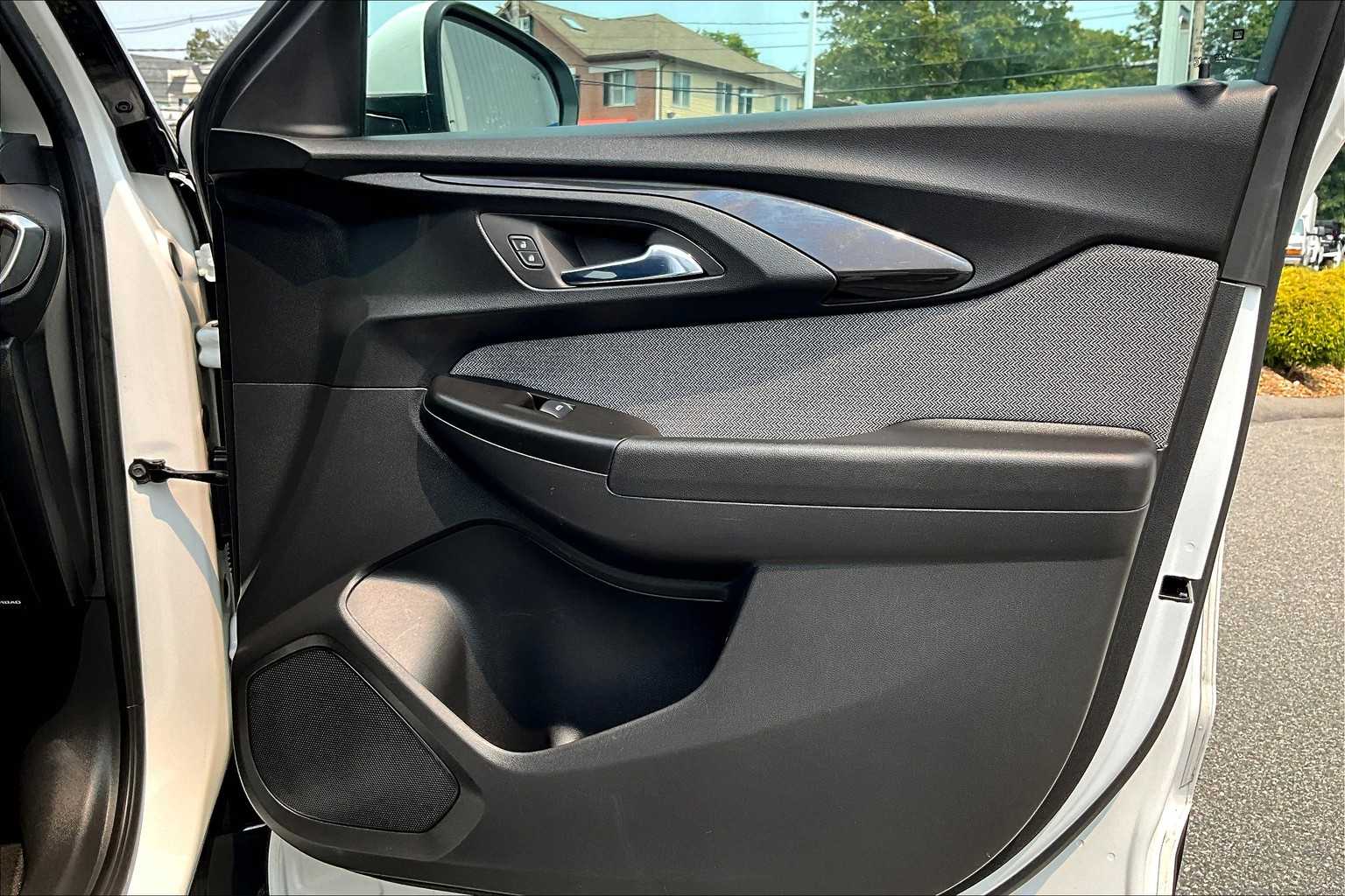 2023 Chevrolet TrailBlazer LT - Photo 12