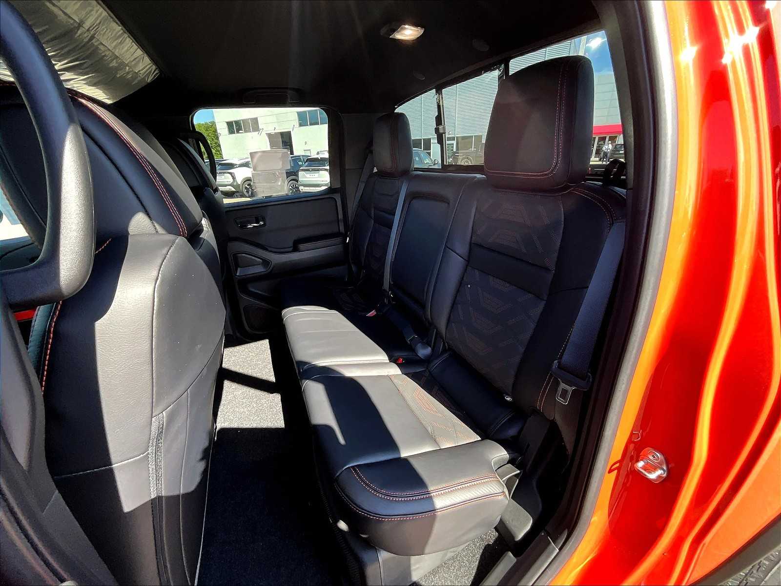 2025 Nissan Frontier PRO-4X - Photo 15