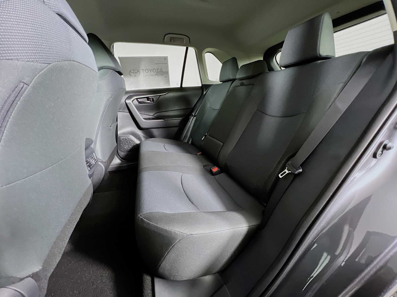 2025 Toyota RAV4 LE - Photo 13