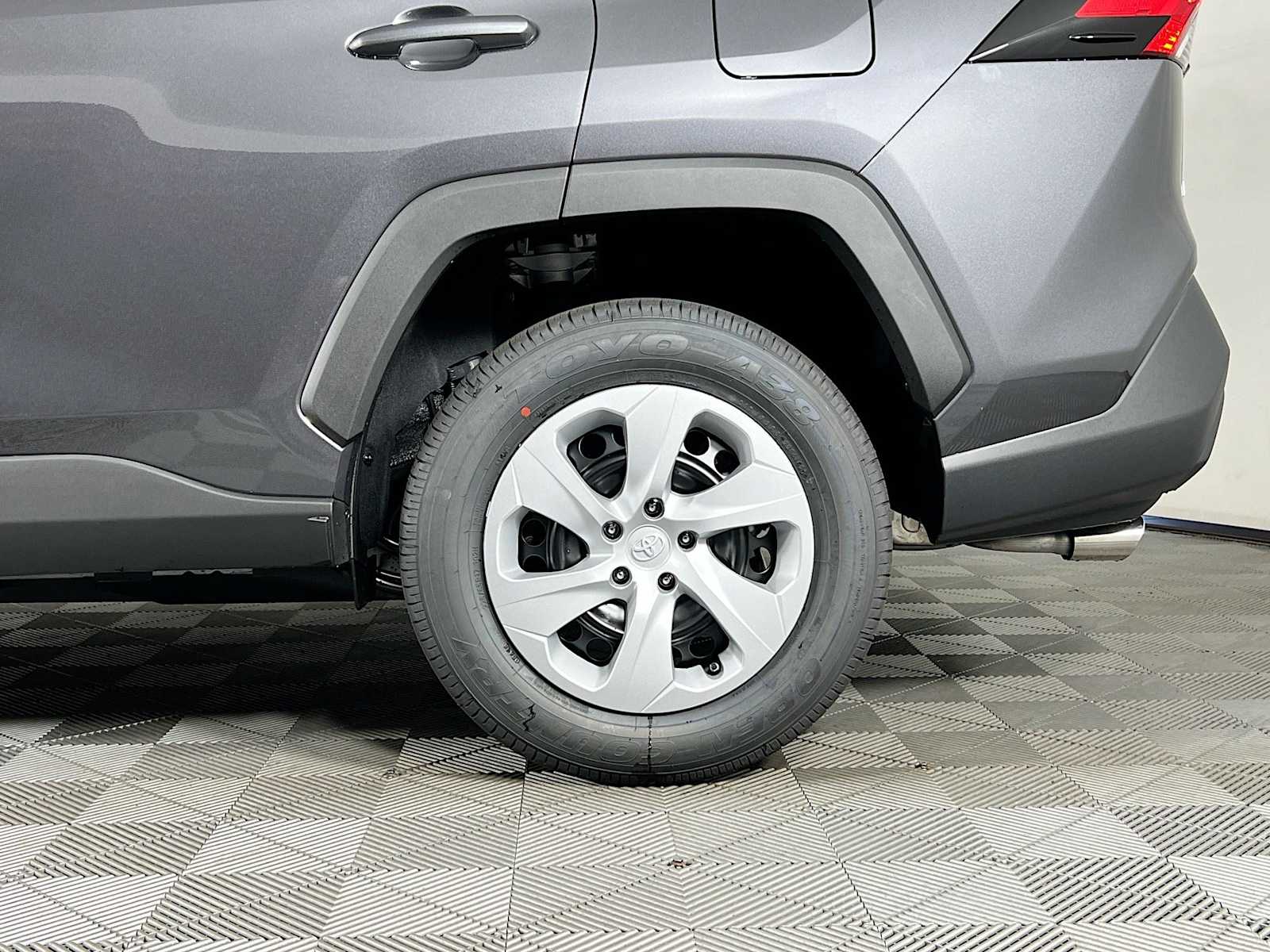 2025 Toyota RAV4 LE - Photo 19