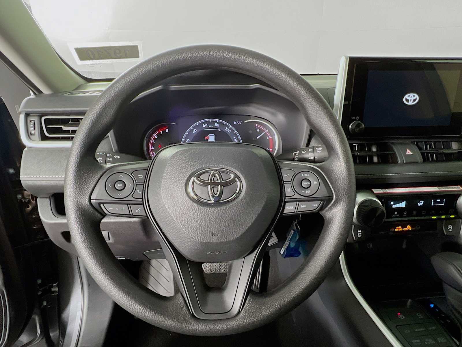 2025 Toyota RAV4 LE - Photo 7