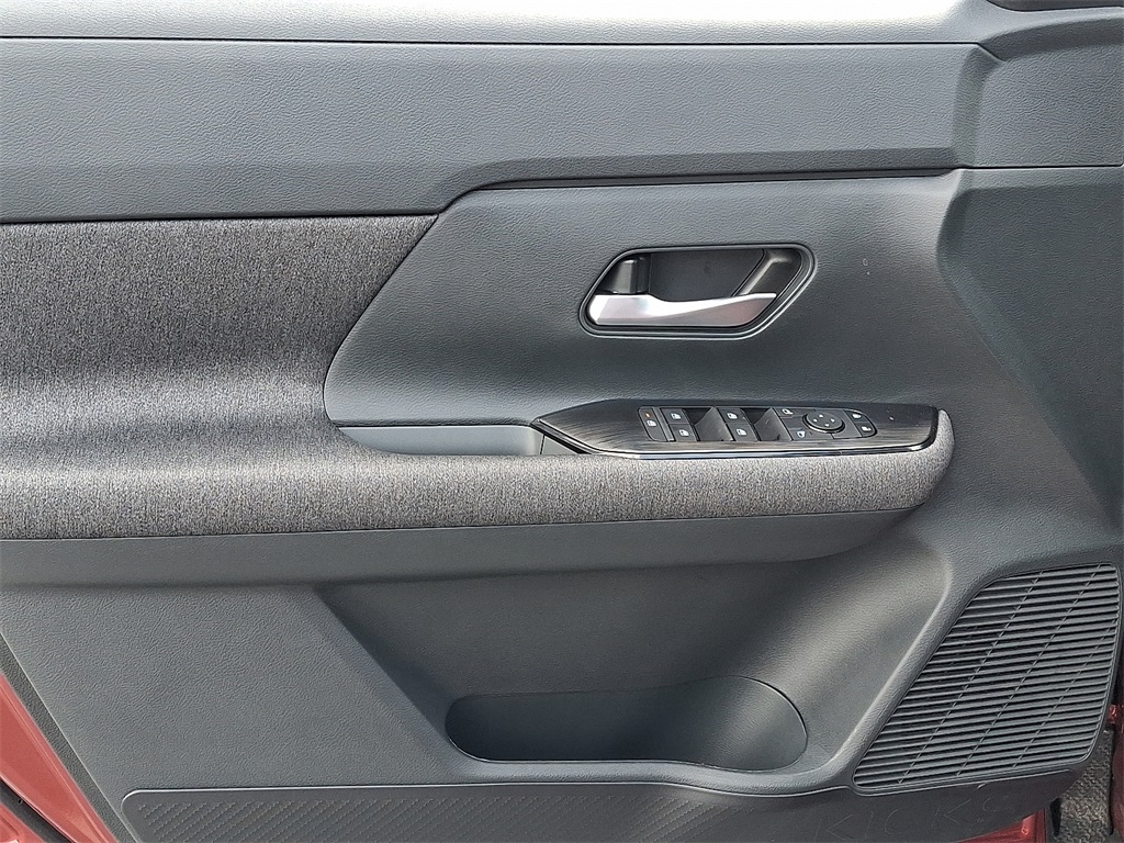2025 Nissan Kicks SV - Photo 8
