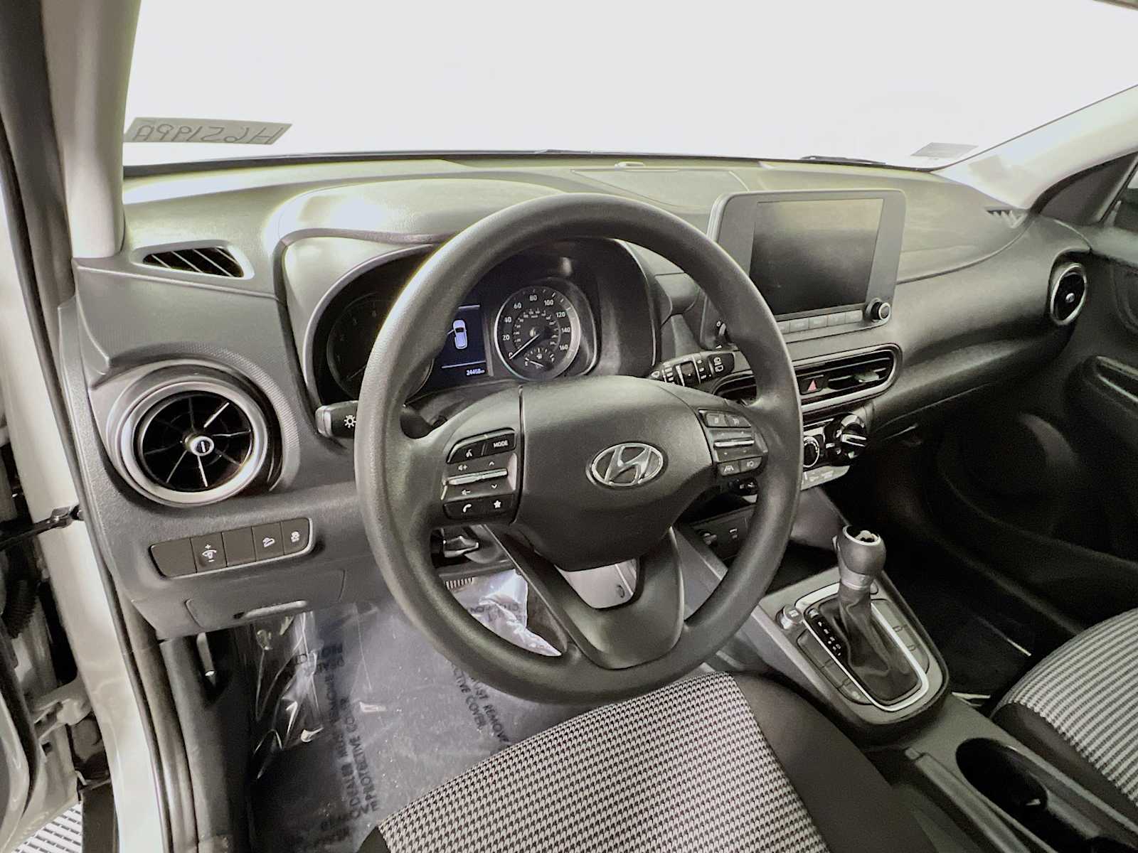 2023 Hyundai Kona SE - Photo 11