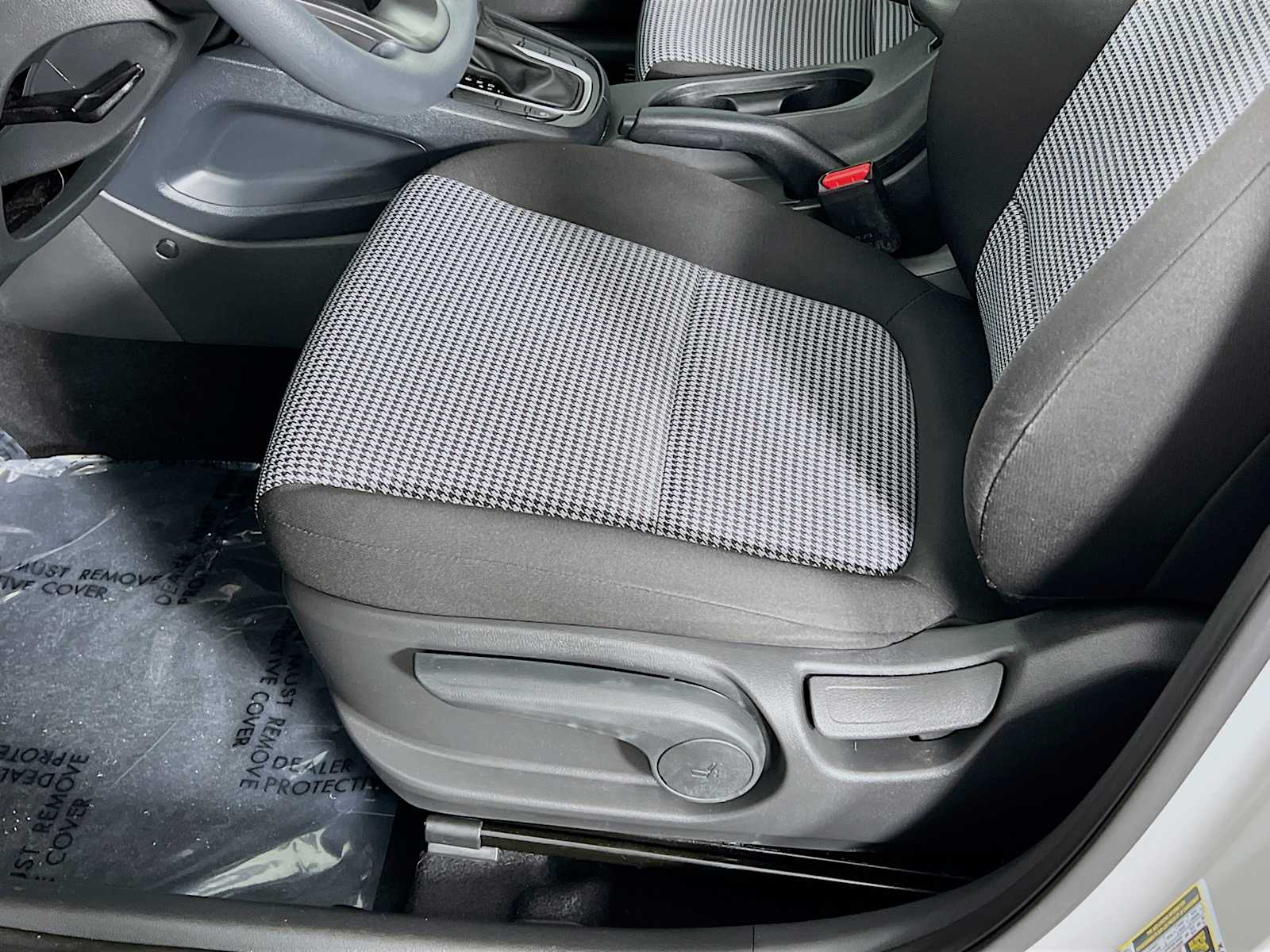 2023 Hyundai Kona SE - Photo 19