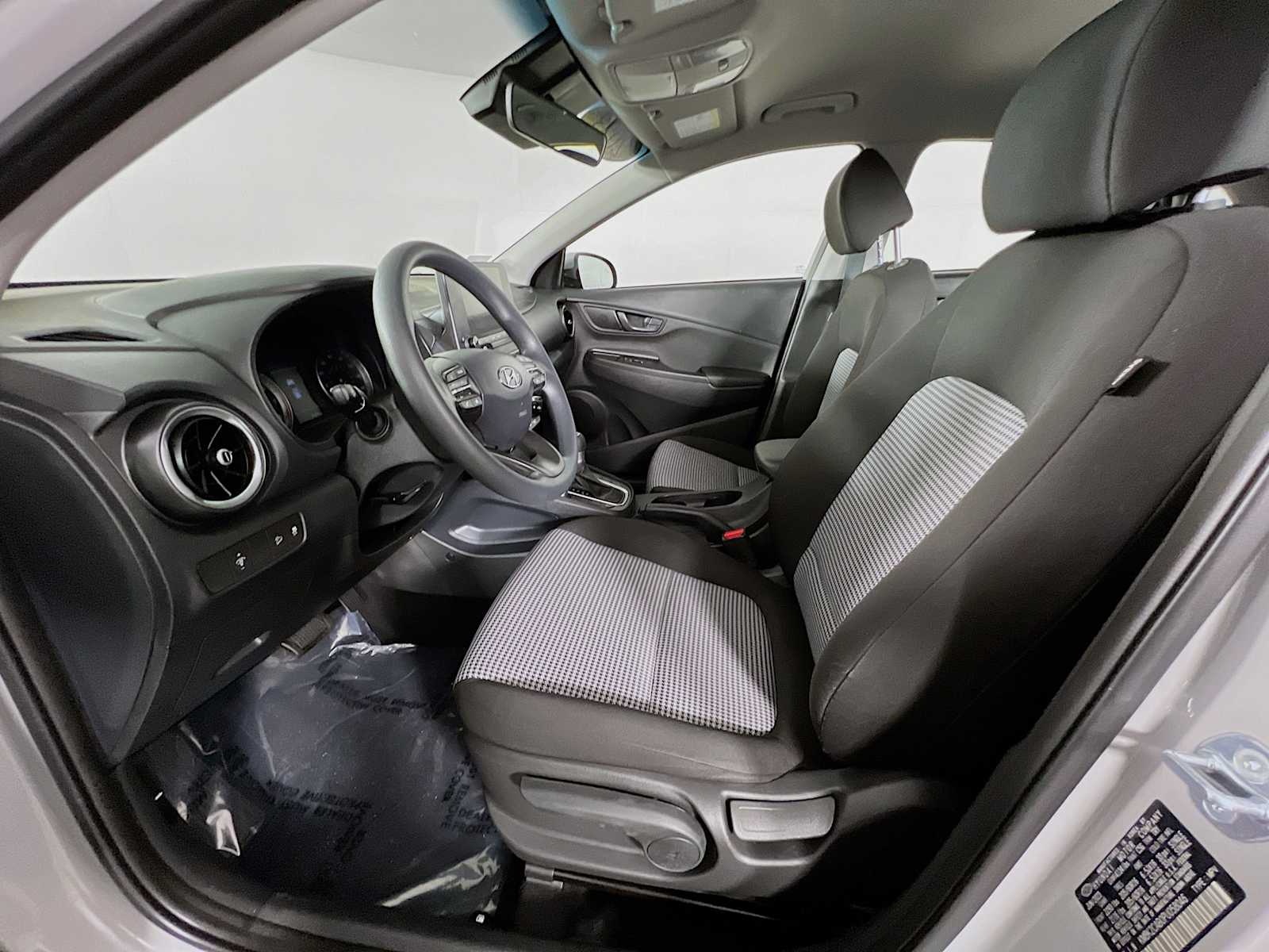 2023 Hyundai Kona SE - Photo 20