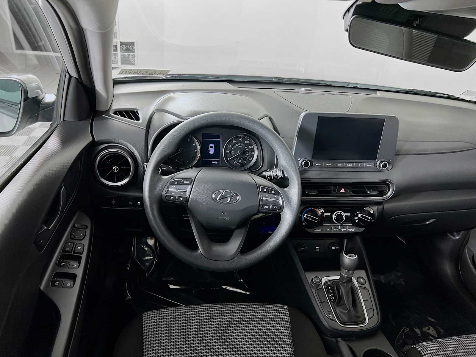 2023 Hyundai Kona SE - Photo 21