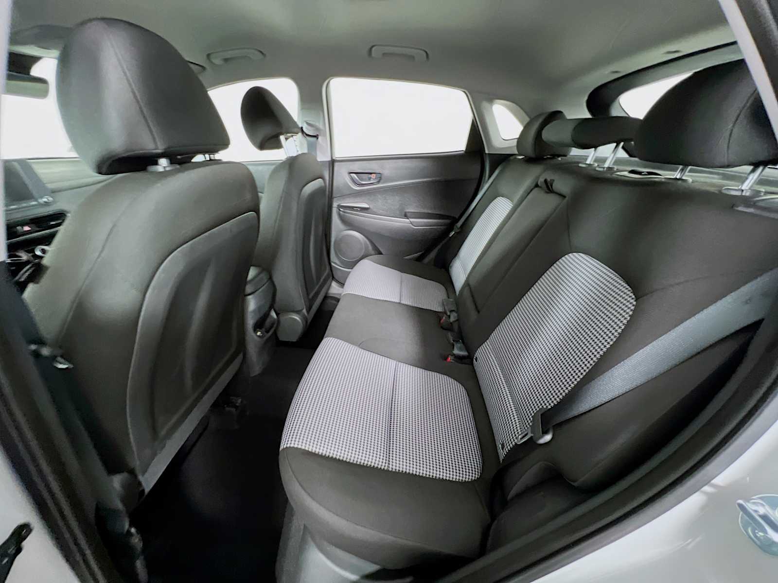 2023 Hyundai Kona SE - Photo 23