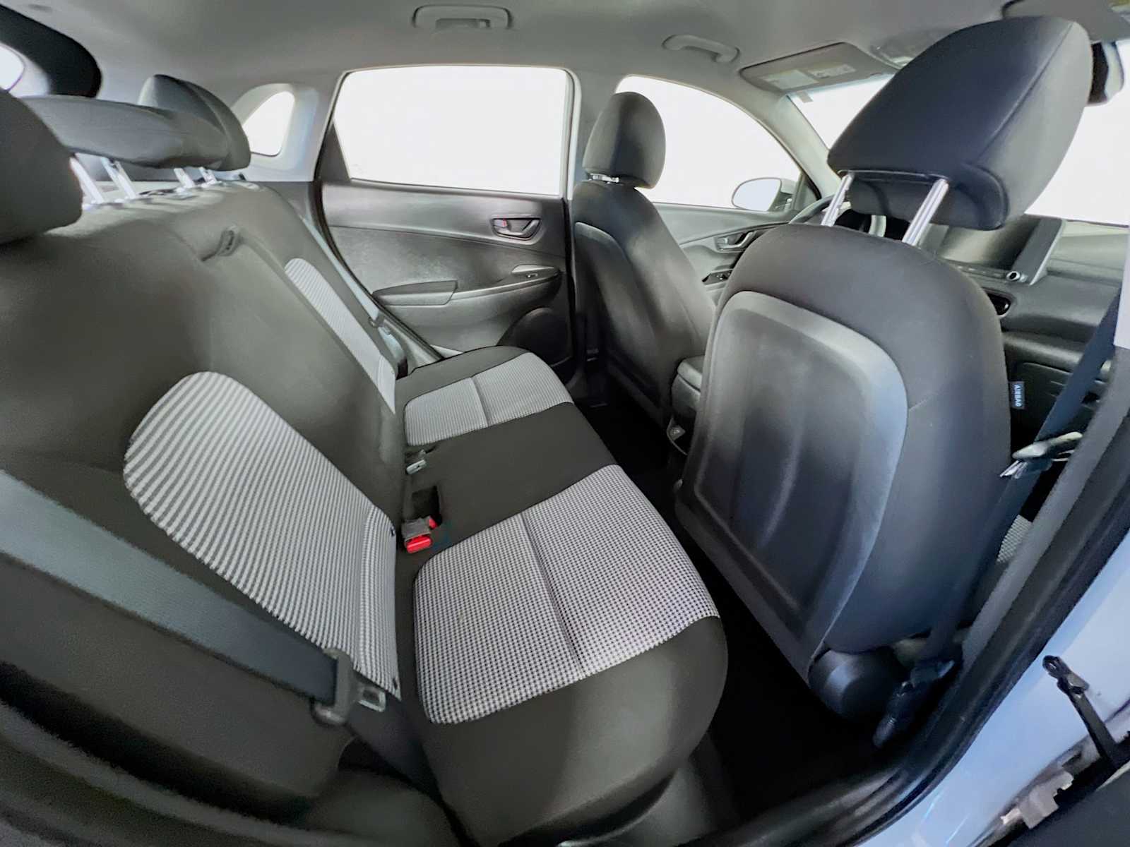 2023 Hyundai Kona SE - Photo 25