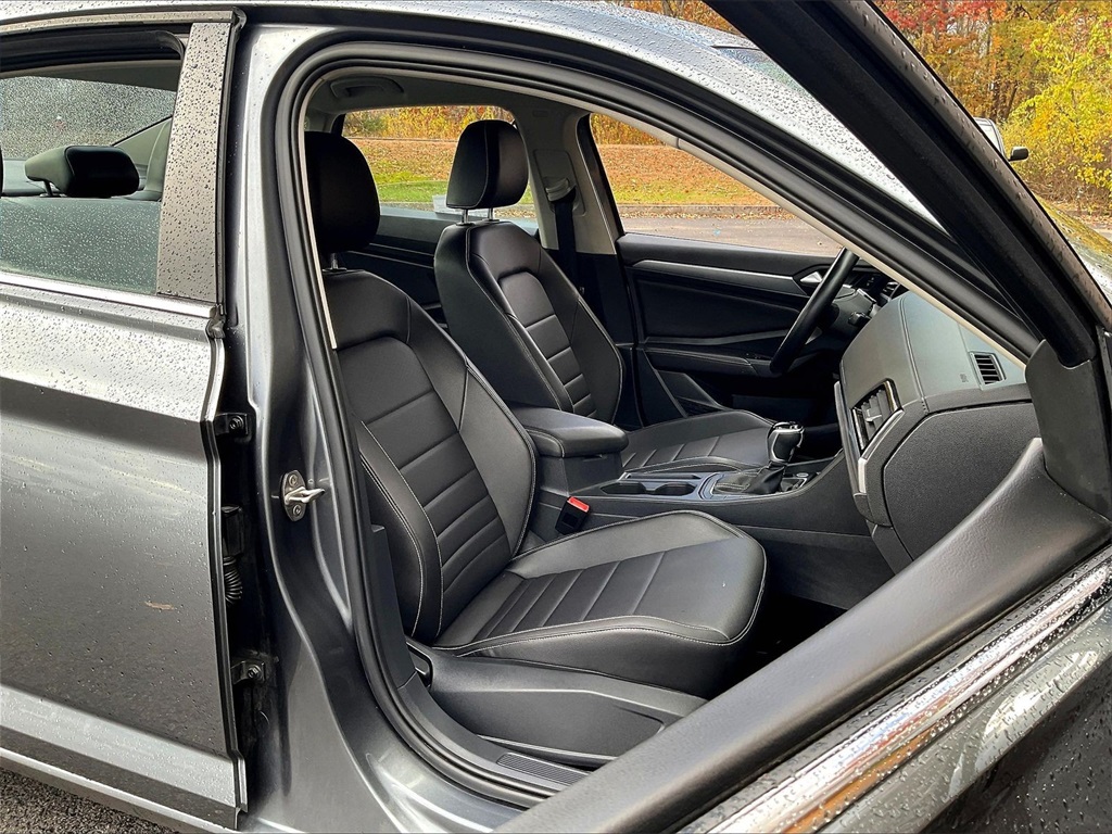 2023 Volkswagen Jetta 1.5T SE - Photo 11