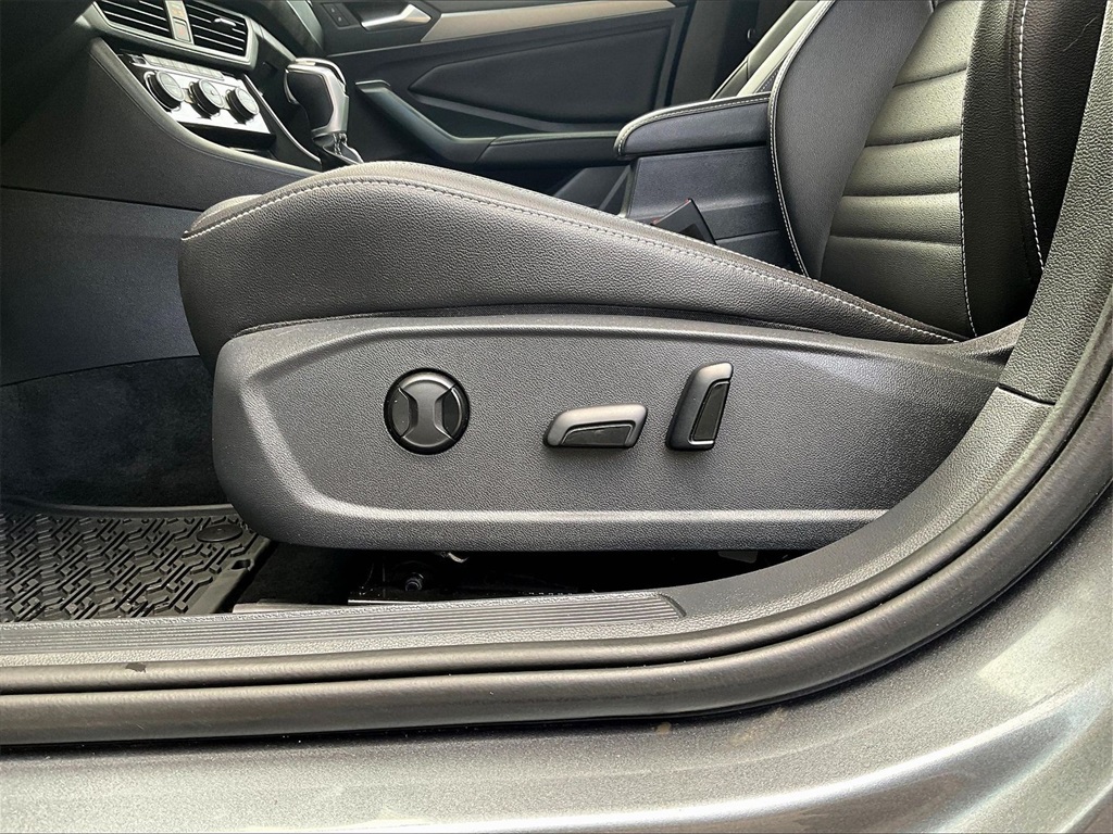 2023 Volkswagen Jetta 1.5T SE - Photo 25