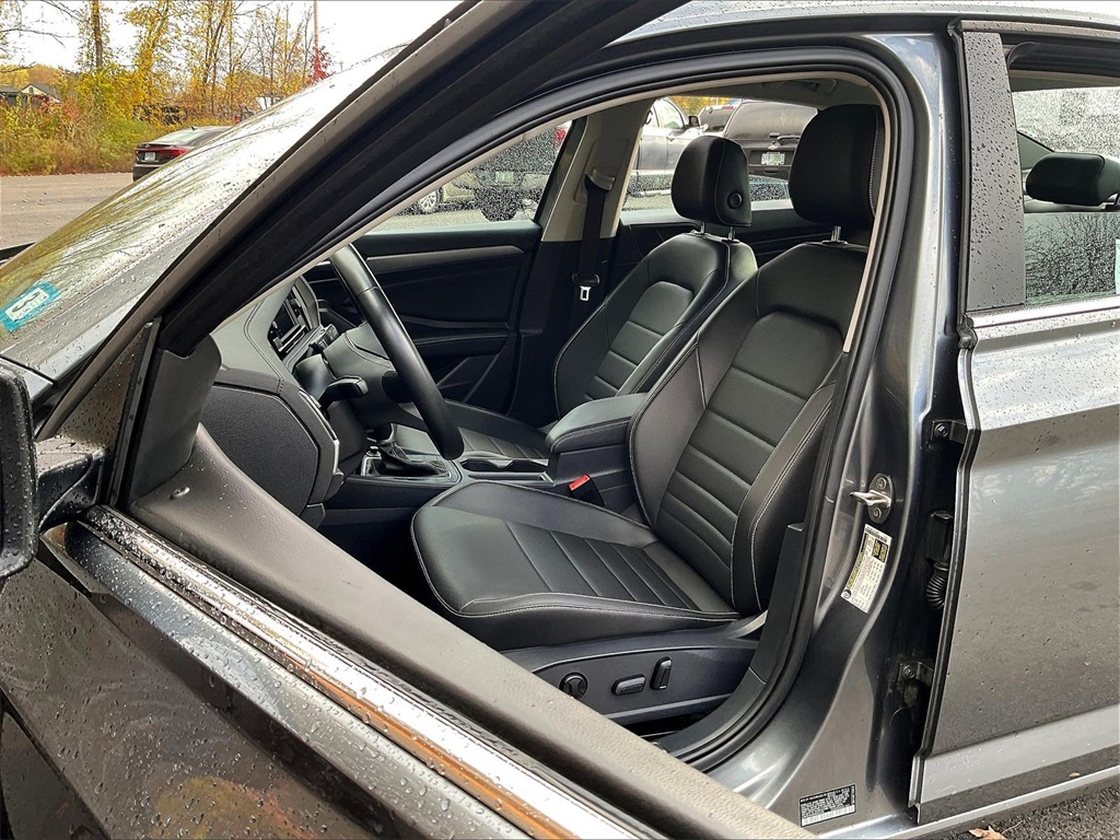 2023 Volkswagen Jetta 1.5T SE - Photo 10