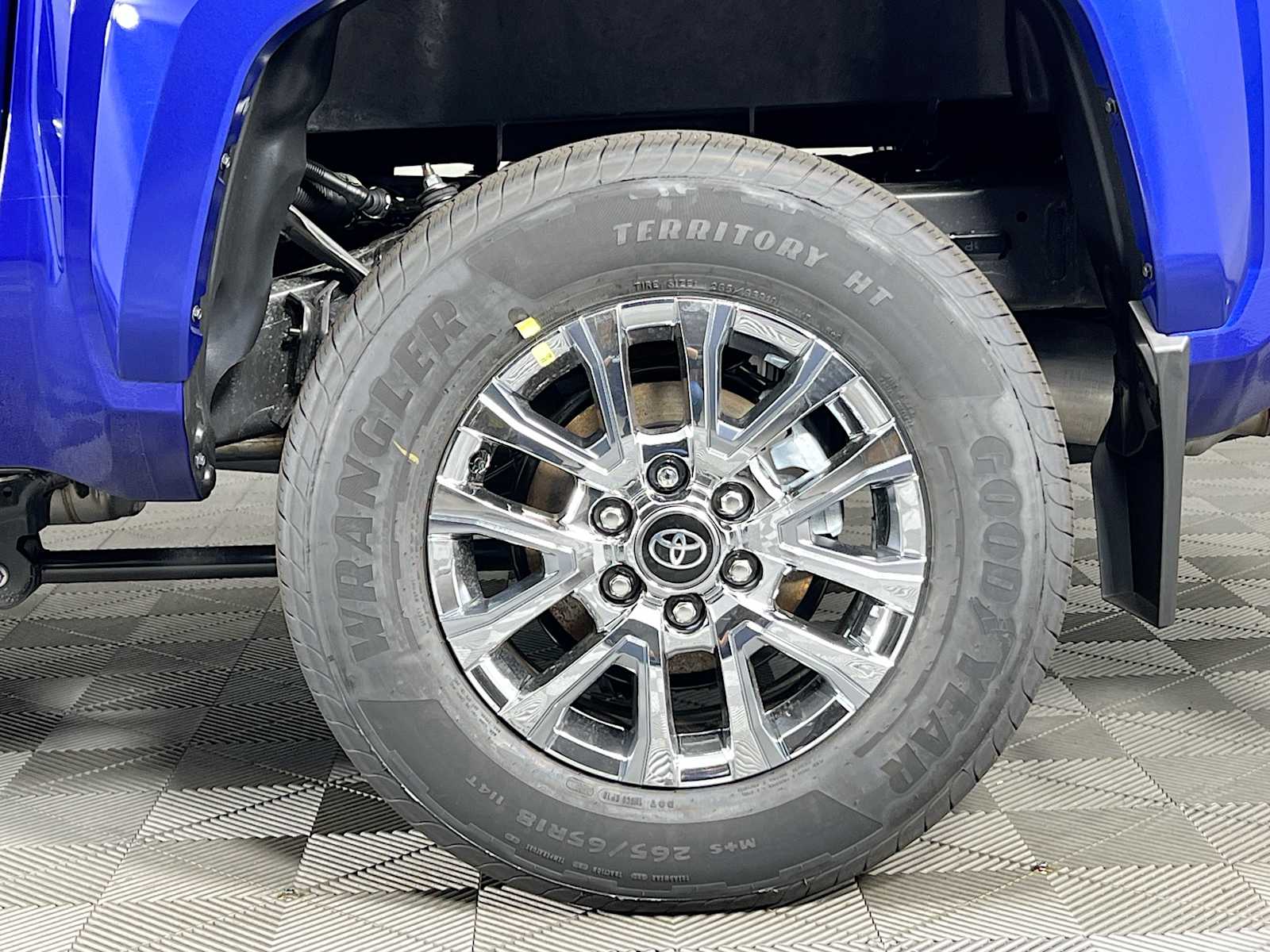 2025 Toyota Tacoma Limited - Photo 18