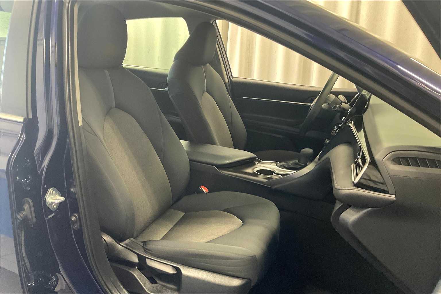 2022 Toyota Camry LE - Photo 11