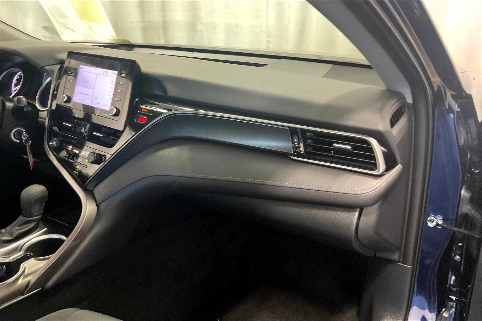 2022 Toyota Camry LE - Photo 13