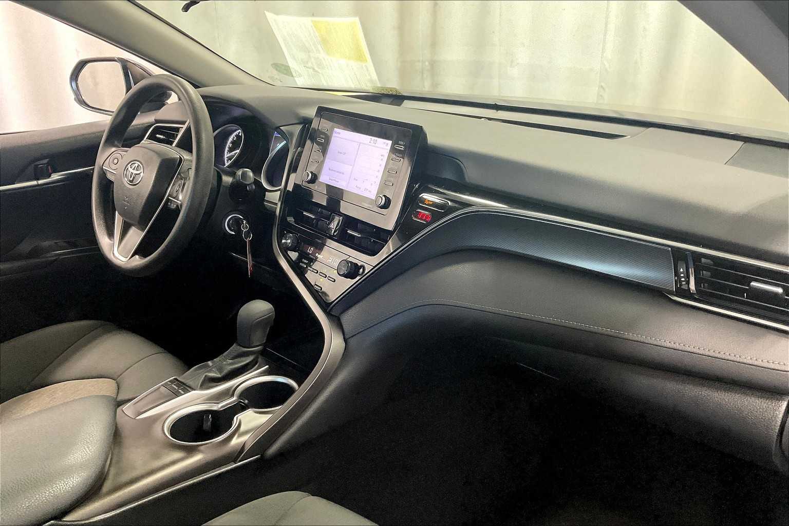 2022 Toyota Camry LE - Photo 14
