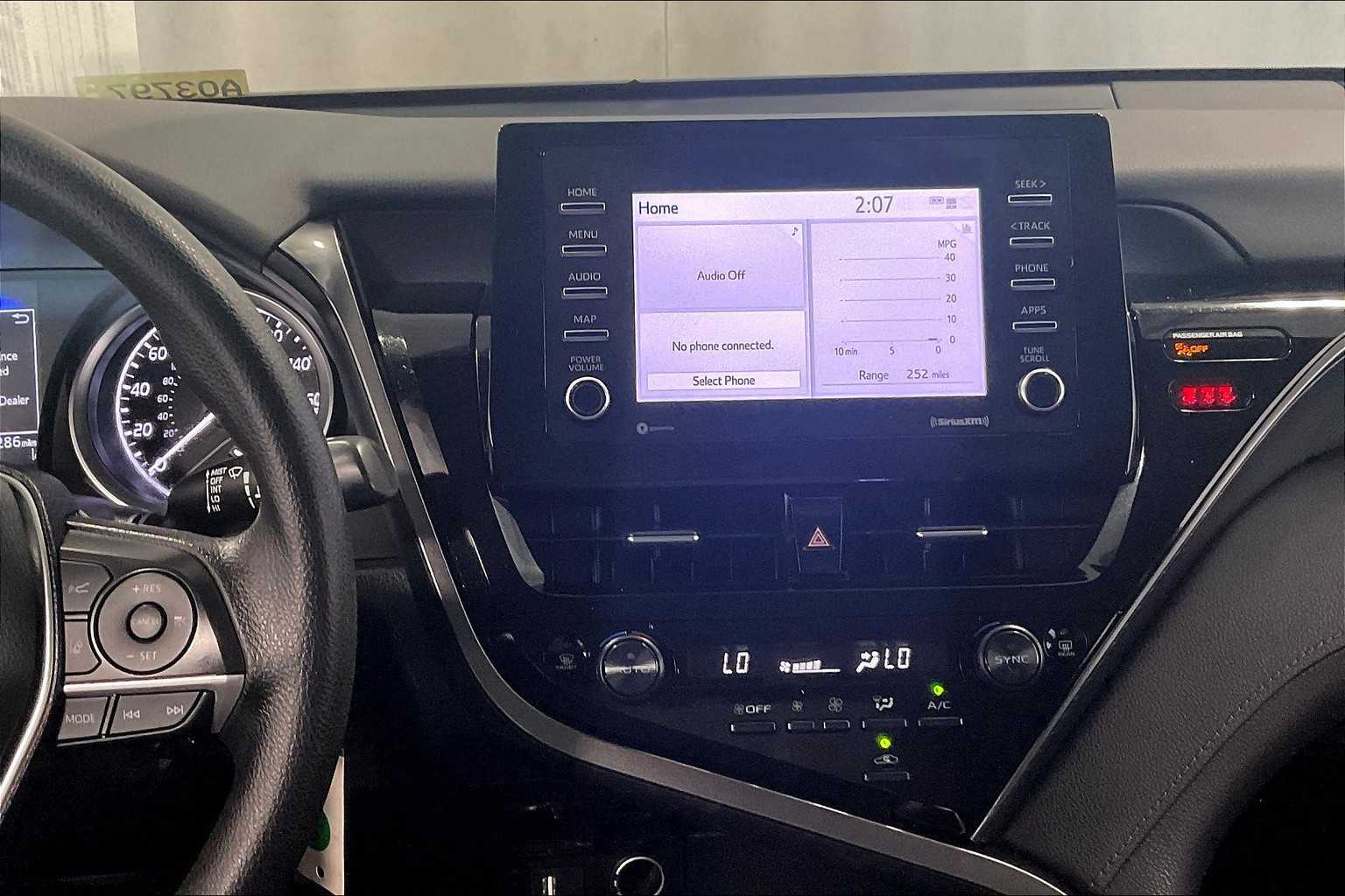 2022 Toyota Camry LE - Photo 18