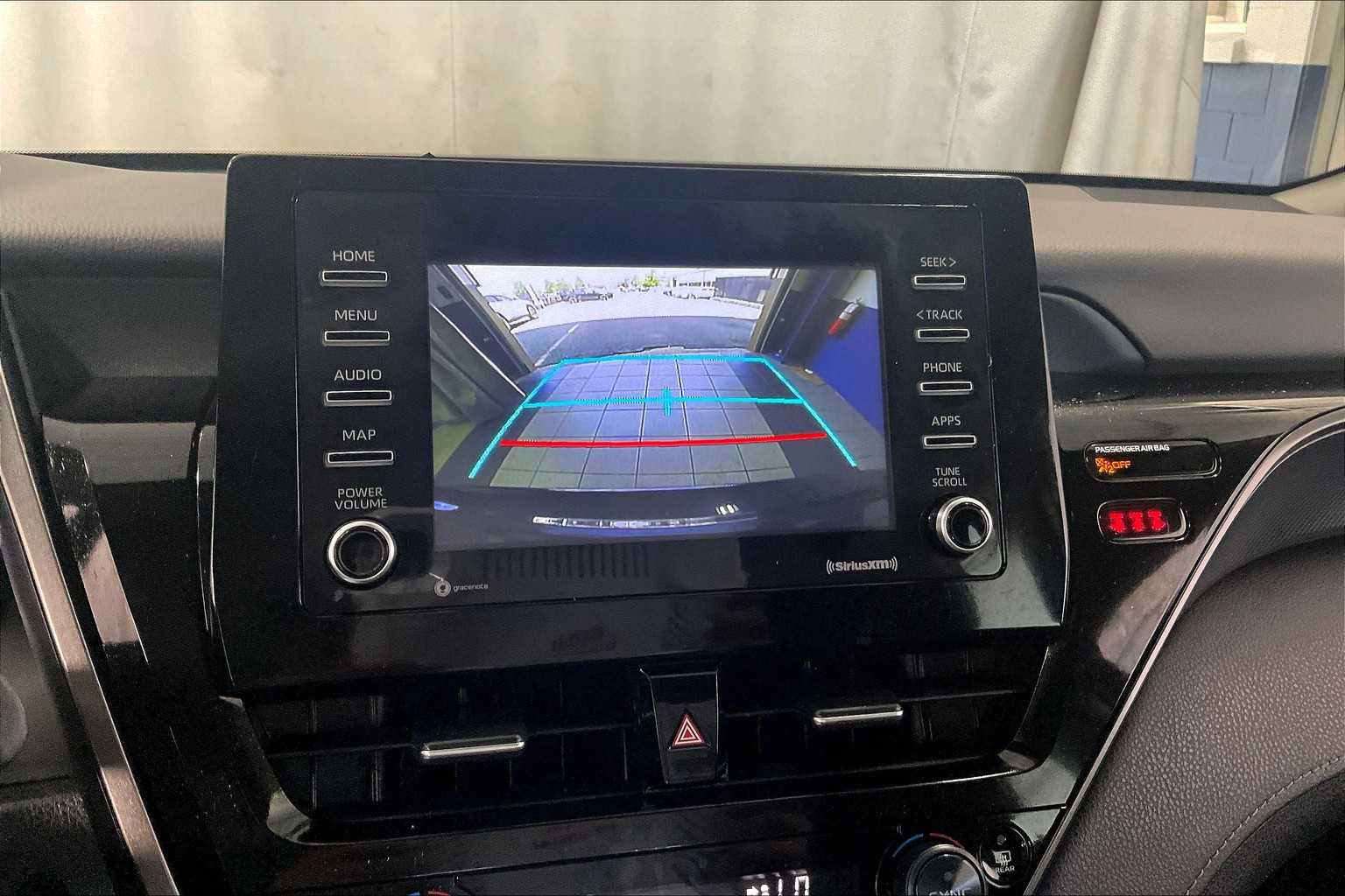 2022 Toyota Camry LE - Photo 19