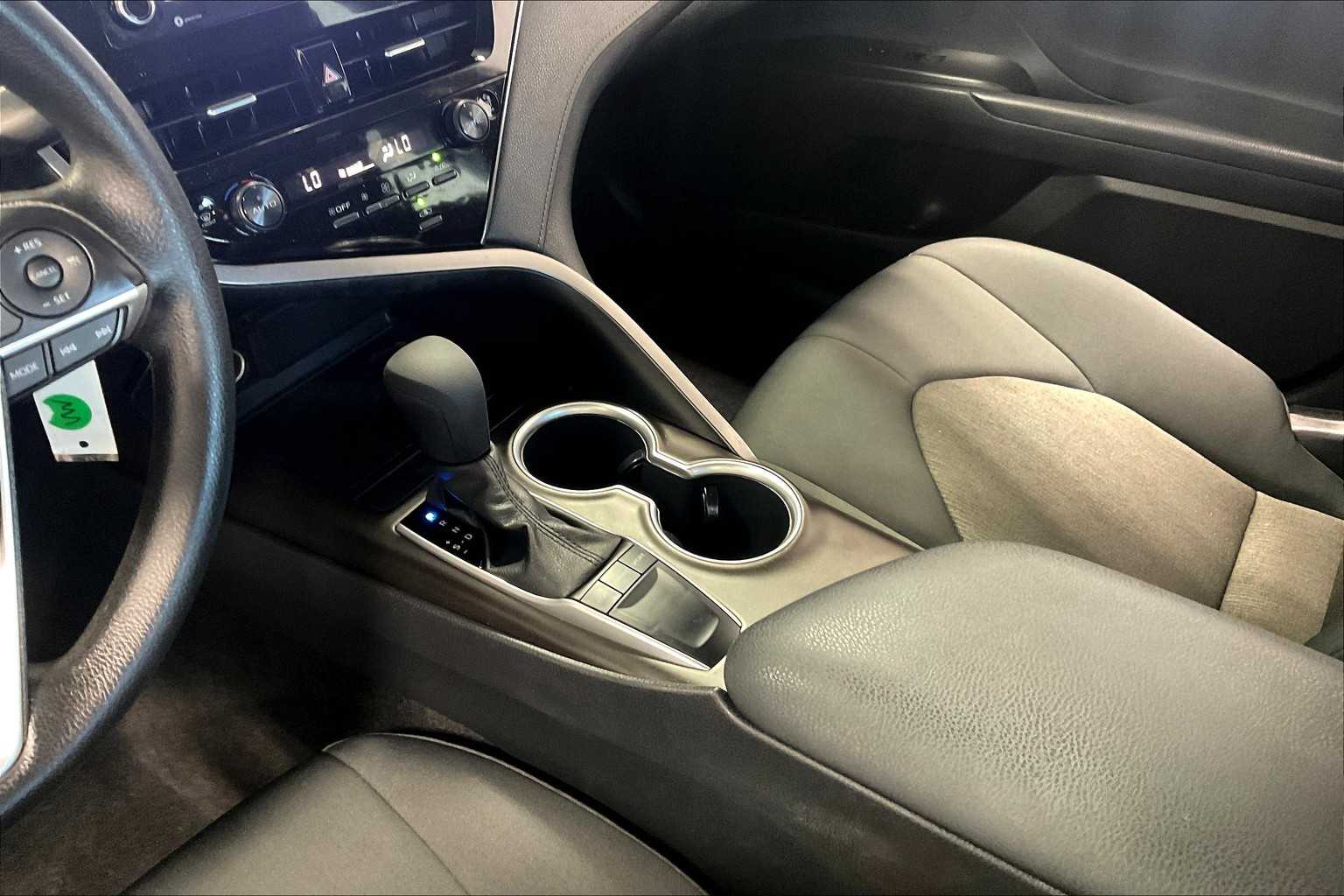 2022 Toyota Camry LE - Photo 20