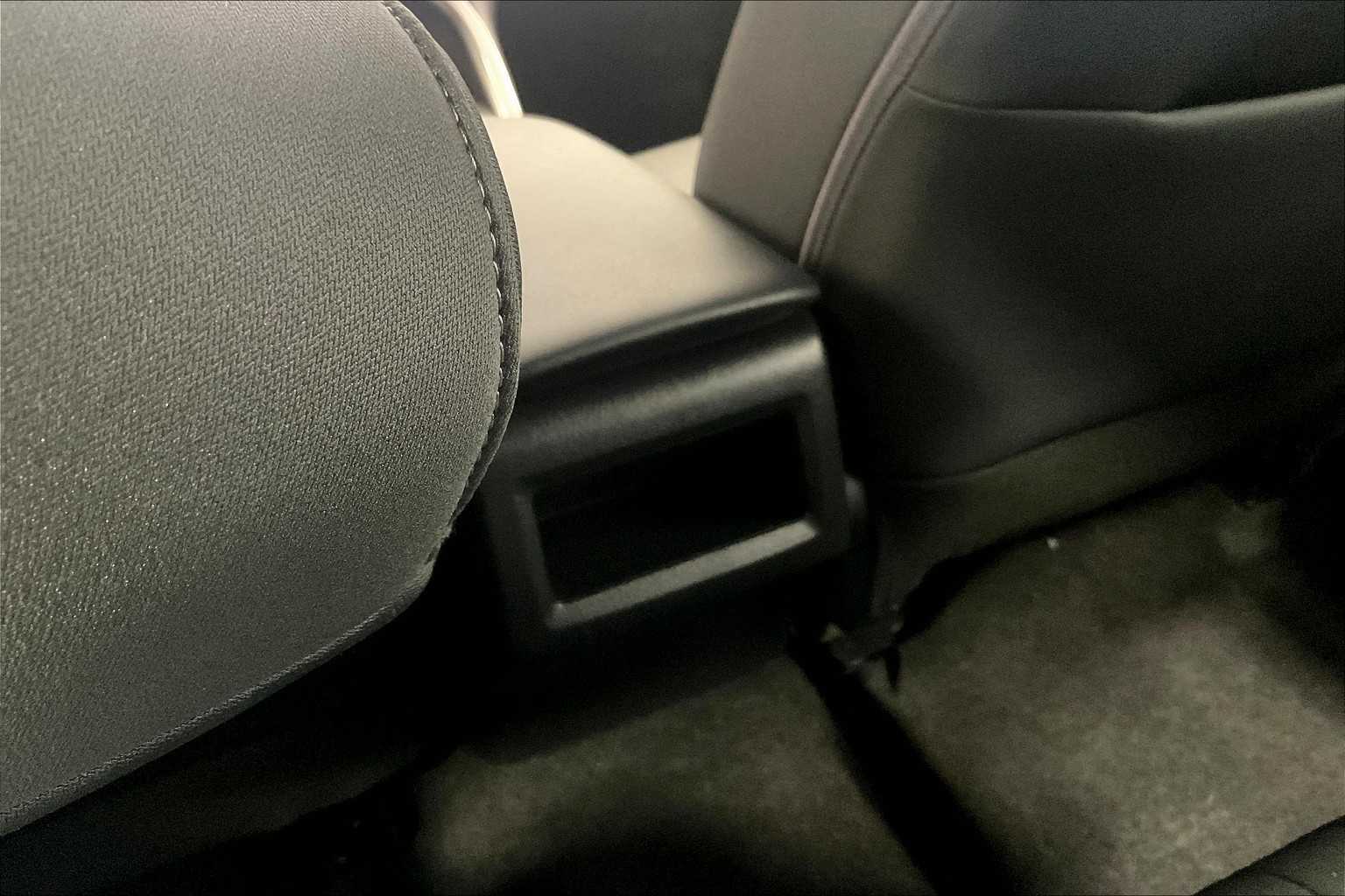 2022 Toyota Camry LE - Photo 27