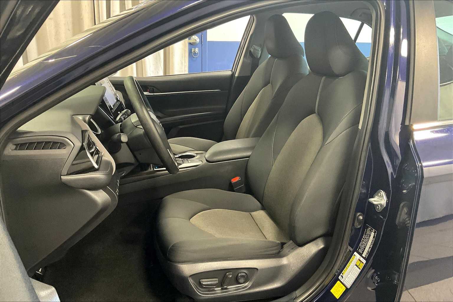 2022 Toyota Camry LE - Photo 10