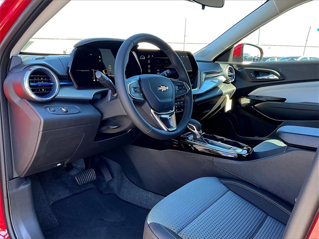 2026 Chevrolet Trax LT - Photo 8